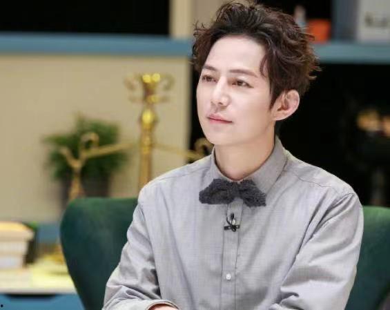 何炅老家爆料视频大全集,揭秘明星背后的温馨故事  第2张